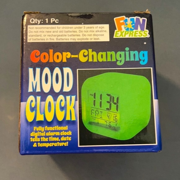 Color changing mood clock - Picture 3 of 4